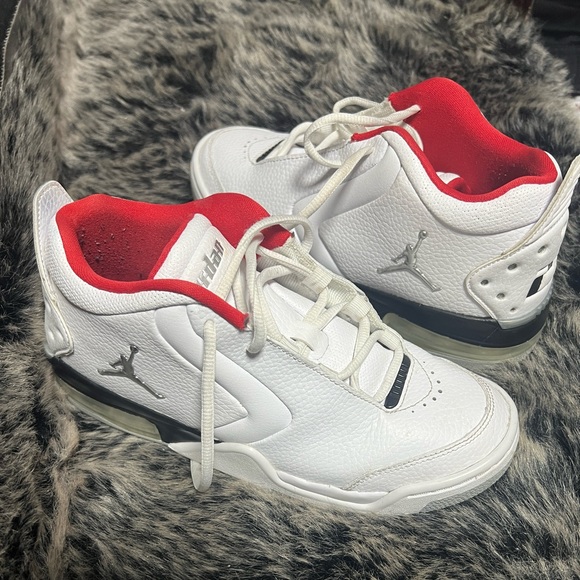 Jordan 23s ,white and red used it a few times practically new !!! - Picture 1 of 6